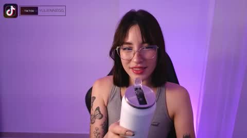 Snapshot of yulienne chatting on 09-11-25, 04:12 Yulienne online show from 09-11-25, 04:12