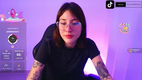 Snapshot of yulienne chatting on 09-14-25, 03:05 Yulienne online show from 09-14-25, 03:05