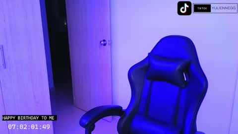 Snapshot of yulienne chatting on 09-17-25, 02:57 Yulienne online show from 09-17-25, 02:57