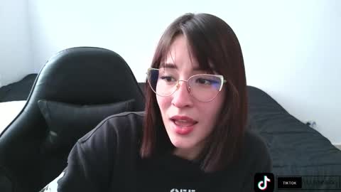 Snapshot of yulienne chatting on 10-06-25, 09:23 Yulienne online show from 10-06-25, 09:23