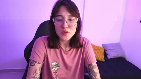 Snapshot of yulienne chatting on 11-20-25, 03:39 Yulienne online show from 11-20-25, 03:39