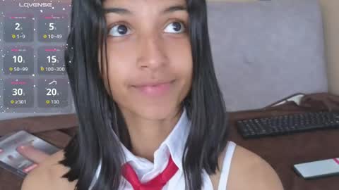 Snapshot of yuliethpetite chatting on 05-29-26, 01:31 yuliethpetite online show from 05-29-26, 01:31