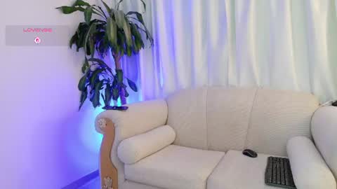 Snapshot of yuliethpetite chatting on 07-13-26, 11:24 yuliethpetite online show from 07-13-26, 11:24