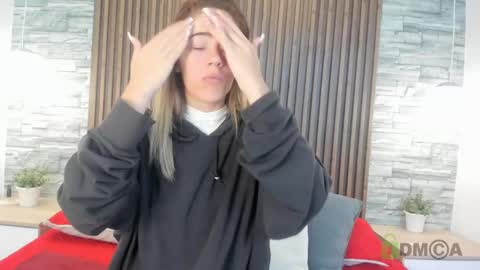 Snapshot of yulievans chatting on 01-03-25, 02:08 yulievans online show from 01-03-25, 02:08