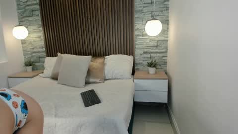 Snapshot of yulievans chatting on 01-21-25, 07:17 yulievans online show from 01-21-25, 07:17