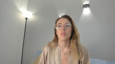 Snapshot of yulievans chatting on 01-28-25, 04:50 yulievans online show from 01-28-25, 04:50