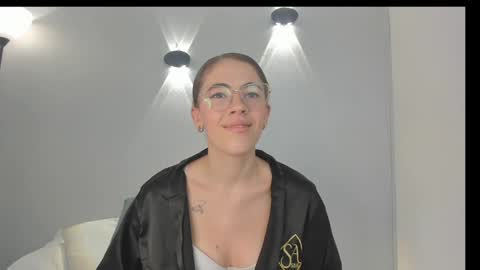 Snapshot of yulievans chatting on 02-03-25, 02:45 yulievans online show from 02-03-25, 02:45