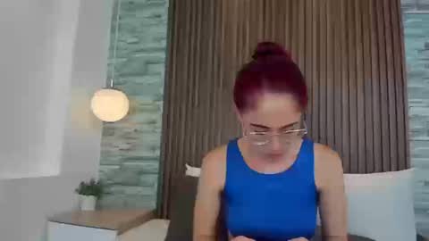 Snapshot of yulievans chatting on 09-10-25, 01:00 yulievans online show from 09-10-25, 01:00