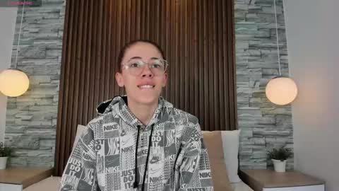 Snapshot of yulievans chatting on 10-12-25, 01:10 yulievans online show from 10-12-25, 01:10