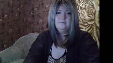 Snapshot of yuliiared chatting on 12-15-25, 05:55 yuliiared online show from 12-15-25, 05:55