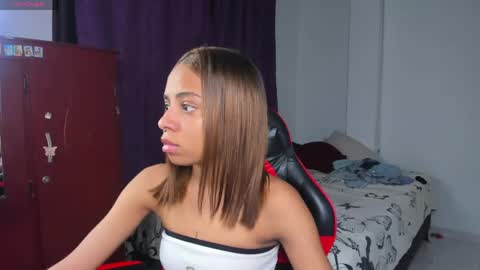 yumi_hanna online show from 05-09-26, 05:56
