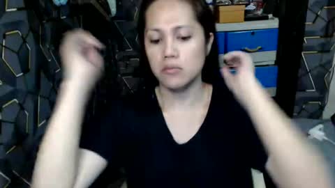 yumi online show from 02-24-26, 11:19