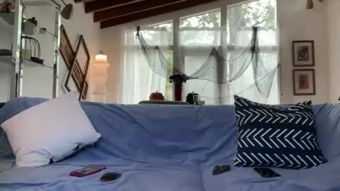 Snapshot of yumiandwolf chatting on 10-28-25, 05:15 yumiandwolf online show from 10-28-25, 05:15