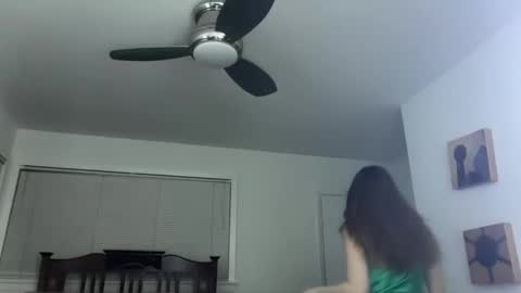 Snapshot of yumiandwolf chatting on 02-11-26, 12:37 yumiandwolf online show from 02-11-26, 12:37