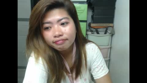 Snapshot of yummy_chesca chatting on 10-17-25, 11:18 yummy chesca online show from 10-17-25, 11:18