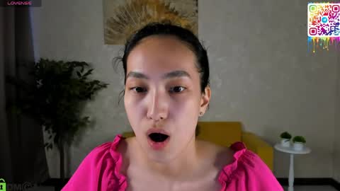 Snapshot of yummy_lamii chatting on 05-05-26, 11:40 Cindey online show from 05-05-26, 11:40