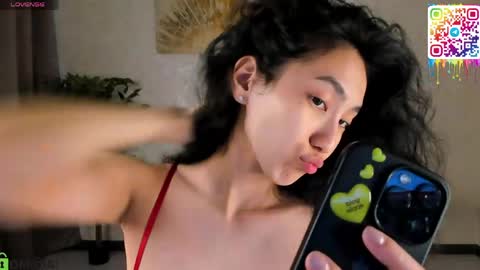 Snapshot of yummy_lamii chatting on 05-06-26, 03:46 Cindey online show from 05-06-26, 03:46