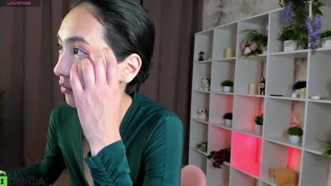 Snapshot of yummy_lamii chatting on 05-30-26, 03:25 Cindey online show from 05-30-26, 03:25