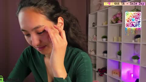 Snapshot of yummy_lamii chatting on 06-09-26, 03:29 Cindey online show from 06-09-26, 03:29