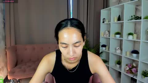 Snapshot of yummy_lamii chatting on 08-02-26, 02:43 Cindey online show from 08-02-26, 02:43
