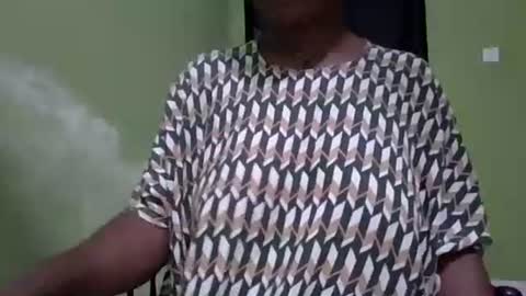 Snapshot of yummychocolate_2 chatting on 09-12-25, 04:18 YUMMY online show from 09-12-25, 04:18