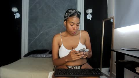 Snapshot of yummyduo chatting on 01-19-25, 02:59 Yummyduo online show from 01-19-25, 02:59