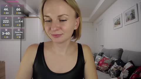 Snapshot of yummylilya chatting on 01-11-25, 06:01 Lillya online show from 01-11-25, 06:01