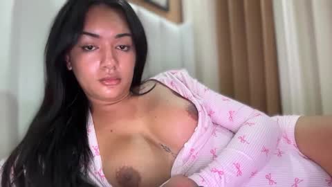 Snapshot of yummyrenalyn chatting on 11-01-25, 11:34 Goddes Renalyn online show from 11-01-25, 11:34