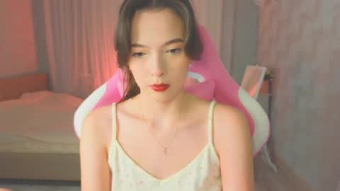Snapshot of yuna_sunshy chatting on 10-06-25, 12:19 Yuna online show from 10-06-25, 12:19