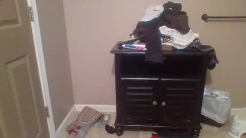 Snapshot of yungstallion10 chatting on 01-23-25, 03:26 Fire 0range kush online show from 01-23-25, 03:26