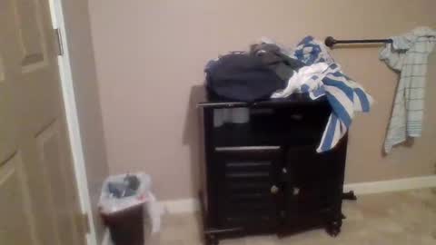 Snapshot of yungstallion10 chatting on 11-12-25, 11:32 Fire 0range kush online show from 11-12-25, 11:32