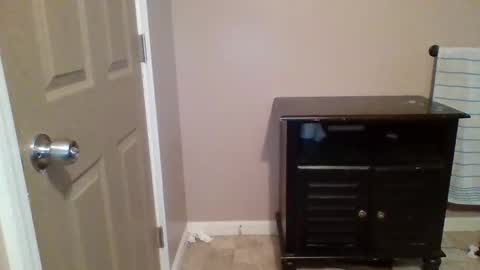 Snapshot of yungstallion10 chatting on 11-23-25, 04:51 Fire 0range kush online show from 11-23-25, 04:51