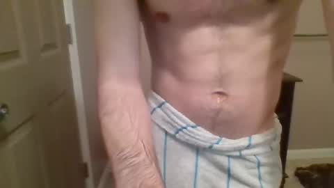 Snapshot of yungstallion10 chatting on 11-25-25, 04:01 Fire 0range kush online show from 11-25-25, 04:01