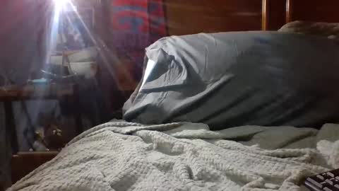 Snapshot of yungstallion10 chatting on 11-26-25, 06:58 Fire 0range kush online show from 11-26-25, 06:58