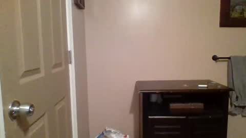 Snapshot of yungstallion10 chatting on 12-01-25, 06:29 Fire 0range kush online show from 12-01-25, 06:29