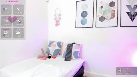 Yunna online show from 10-24-25, 11:39