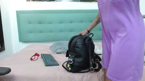 Snapshot of yuri_queen chatting on 03-08-26, 02:04 yuri queen online show from 03-08-26, 02:04