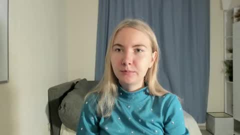 Snapshot of yuricazel chatting on 11-26-25, 07:20 Alesia online show from 11-26-25, 07:20