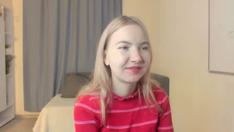 Snapshot of yuricazel chatting on 12-05-25, 07:39 Alesia online show from 12-05-25, 07:39