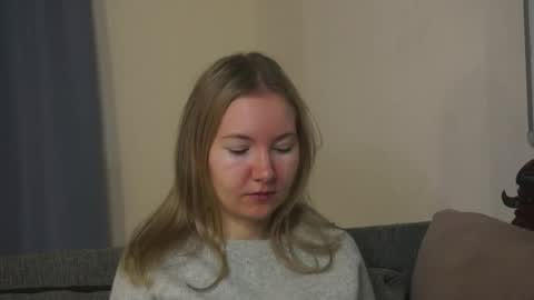 Snapshot of yuricazel chatting on 01-08-26, 07:43 Alesia online show from 01-08-26, 07:43