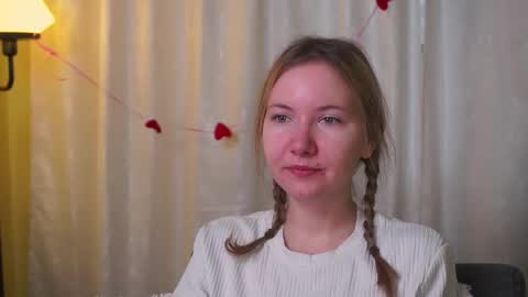 Snapshot of yuricazel chatting on 02-10-26, 06:50 Alesia online show from 02-10-26, 06:50