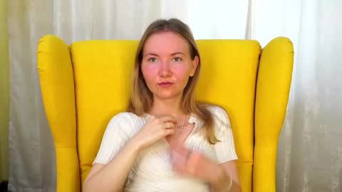 Snapshot of yuricazel chatting on 03-04-26, 07:36 Alesia online show from 03-04-26, 07:36