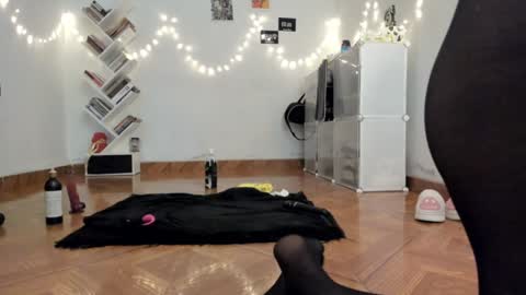 paola online show from 12-07-24, 09:22