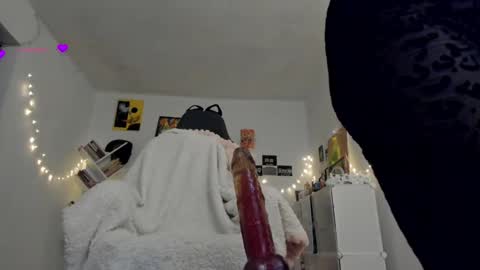 paola online show from 03-02-25, 02:08