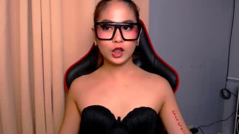 Snapshot of yvannasilva18 chatting on 02-12-25, 11:29 jai online show from 02-12-25, 11:29