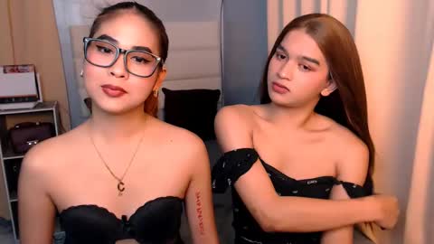 Snapshot of yvannasilva18 chatting on 02-21-25, 01:44 jai online show from 02-21-25, 01:44