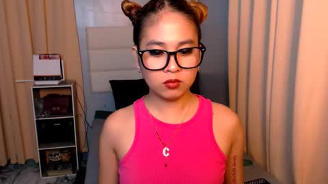 Snapshot of yvannasilva18 chatting on 02-26-25, 12:36 jai online show from 02-26-25, 12:36