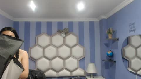 Snapshot of yvi_taylor chatting on 07-23-26, 11:52 yvi online show from 07-23-26, 11:52