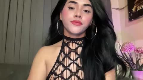 Snapshot of yvonne_guidotti chatting on 05-22-26, 06:24 Miss Cali online show from 05-22-26, 06:24