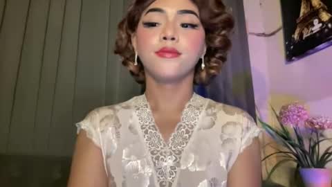 Snapshot of yvonne_guidotti chatting on 05-25-26, 10:05 Miss Cali online show from 05-25-26, 10:05